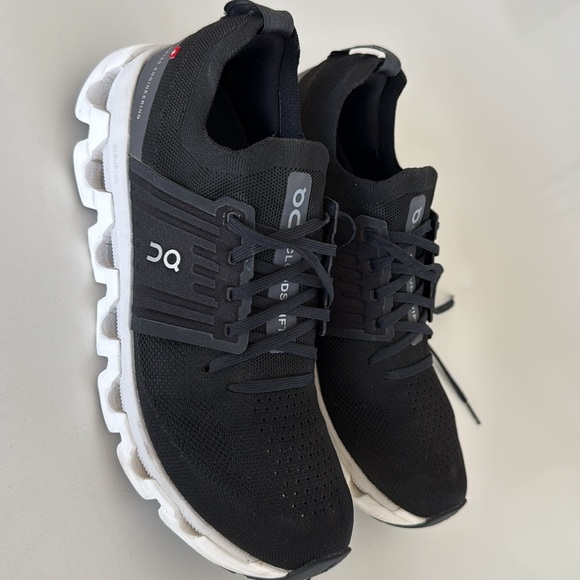 ON Running Cloudswift Trainers Sneakers Women’s Size 10.5 Black White Color - Picture 2 of 14